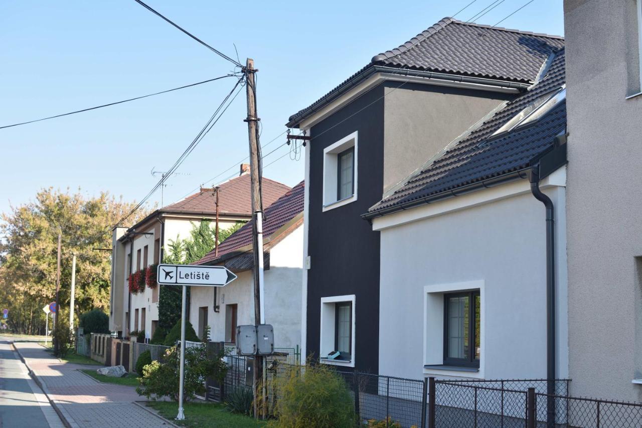 Apartmany U Letiste Pardubice Exteriér fotografie